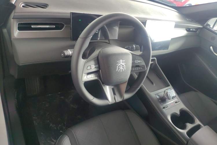 Used BYD Qin PLUS 2025 DM-i Smart Drive 55KM Leading Model Interior 2