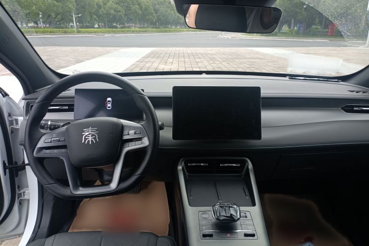 Used BYD Qin PLUS 2025 DM-i Smart Drive 120KM Superior Model Interior 3