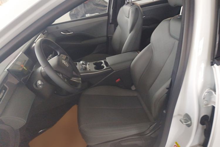 Used BYD Qin PLUS 2025 DM-i Smart Drive 55KM Leading Model Interior 3