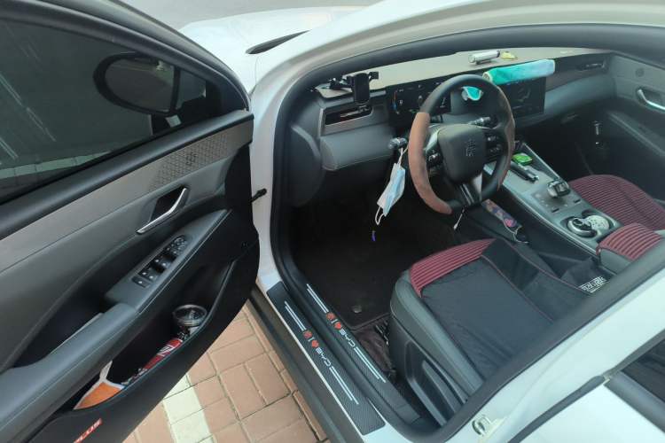 Used BYD Qin PLUS 2025 DM-i Smart Drive 55KM Leading Model Interior 3