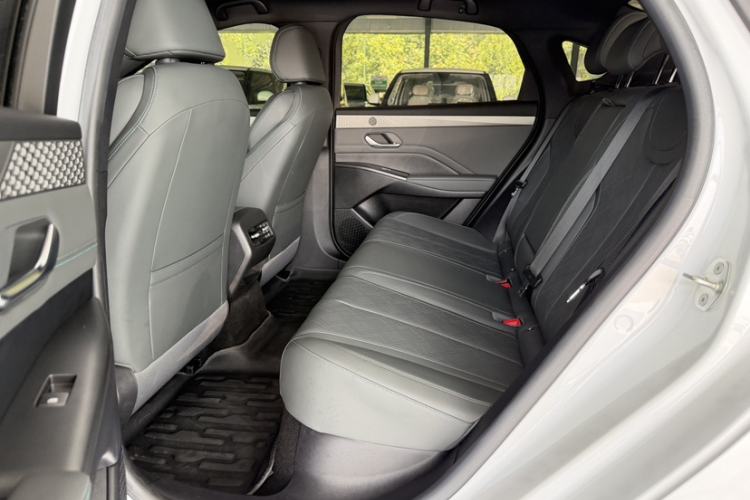 Used BYD Qin PLUS 2025 DM-i Smart Drive 120KM Superior Model Interior 4