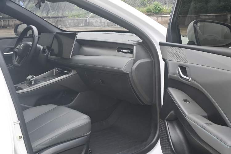 Used BYD Qin PLUS 2025 EV Smart Drive Edition 420KM Leading Model Interior 4