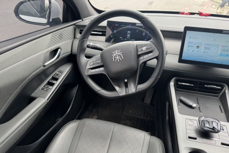 Used BYD Qin PLUS 2025 DM-i Smart Drive 55KM Leading Model Interior 5