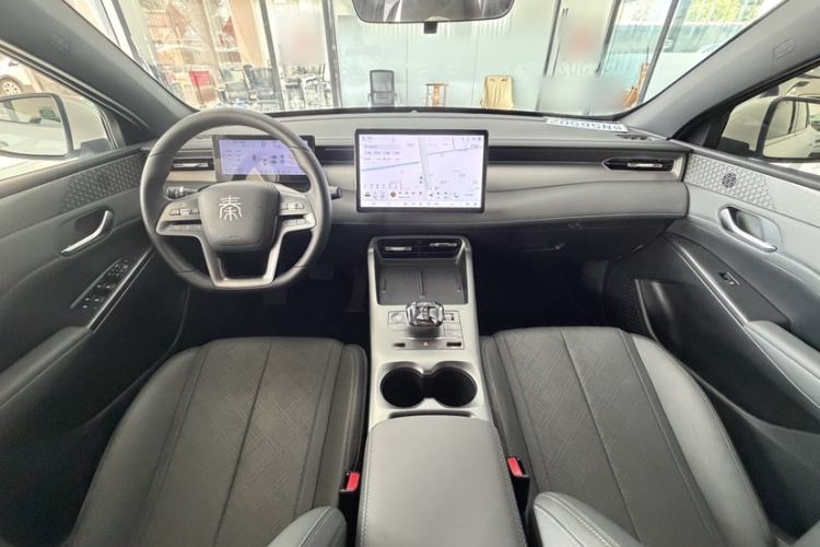 Used BYD Qin PLUS 2025 DM-i Smart Drive 120KM Superior Model Interior 6