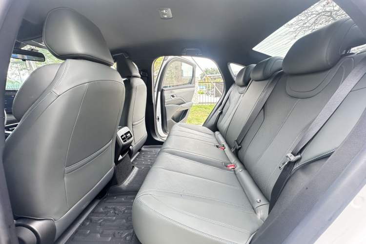 Used BYD Qin PLUS 2025 DM-i Smart Drive 55KM Leading Model Interior 7