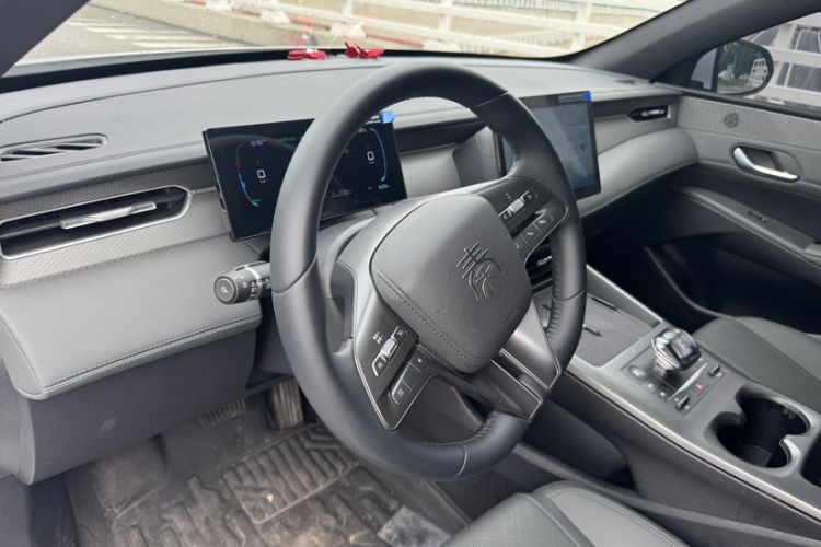 Used BYD Qin PLUS 2025 DM-i Smart Drive 55KM Leading Model Interior 8