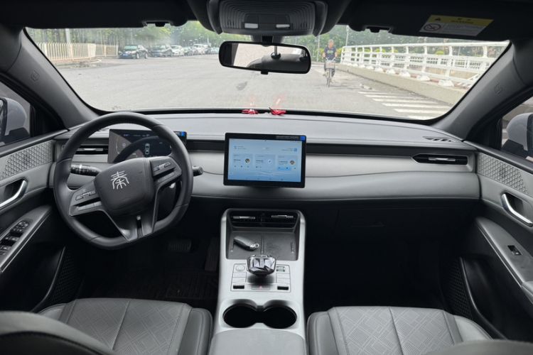 Used BYD Qin PLUS 2025 DM-i Smart Drive 55KM Leading Model Interior 9