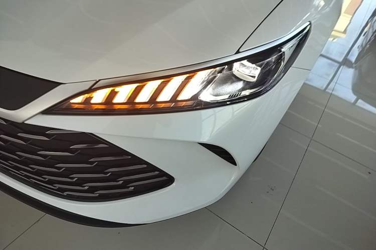 Used BYD Qin PLUS 2025 DM-i Smart Drive 55KM Leading Model Left Front Headlight