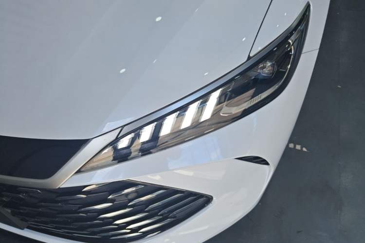 Used BYD Qin PLUS 2025 DM-i Smart Drive 120KM Superior Model Left Front Headlight