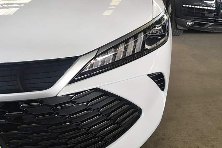 Used BYD Qin PLUS 2025 DM-i Smart Drive 55KM Leading Model Left Front Headlight