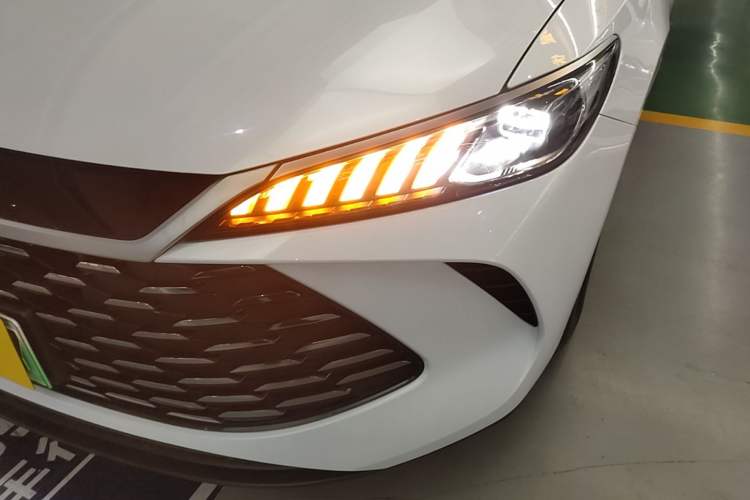 Used BYD Qin PLUS 2025 DM-i Smart Drive 55KM Leading Model Left Front Headlight