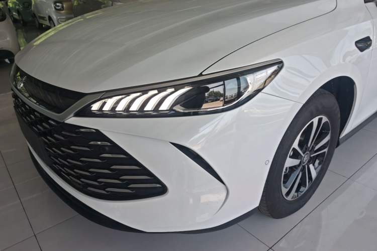 Used BYD Qin PLUS 2025 DM-i Smart Drive 120KM Superior Model Left Front Headlight