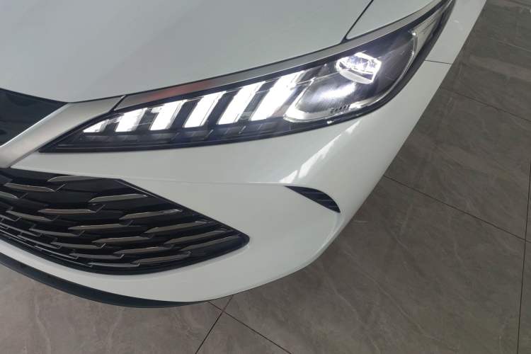 Used BYD Qin PLUS 2025 DM-i Smart Drive 55KM Leading Model Left Front Headlight