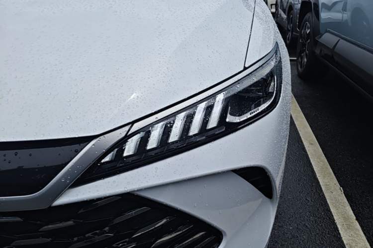 Used BYD Qin PLUS 2025 DM-i Smart Drive 120KM Superior Model Left Front Headlight