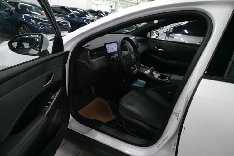 Used BYD Qin PLUS 2025 DM-i Smart Drive 120KM Superior Model Left Front Seat