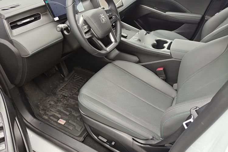 Used BYD Qin PLUS 2025 DM-i Smart Drive 55KM Beyond Model Left Front Seat