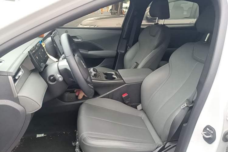 Used BYD Qin PLUS 2025 DM-i Smart Drive 55KM Leading Model Left Front Seat