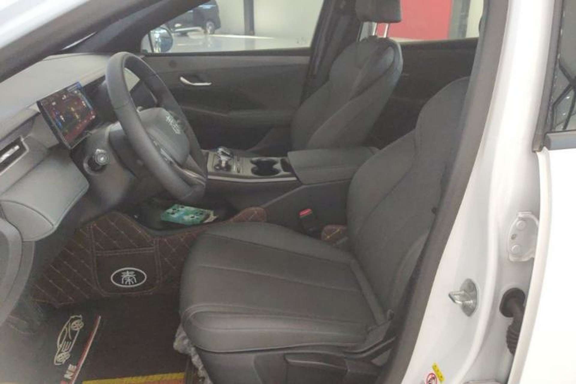 Used BYD Qin PLUS 2025 DM-i Smart Drive 55KM Leading Model Left Front Seat