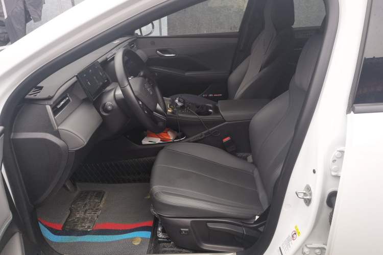 Used BYD Qin PLUS 2025 DM-i Smart Drive 55KM Leading Model Left Front Seat