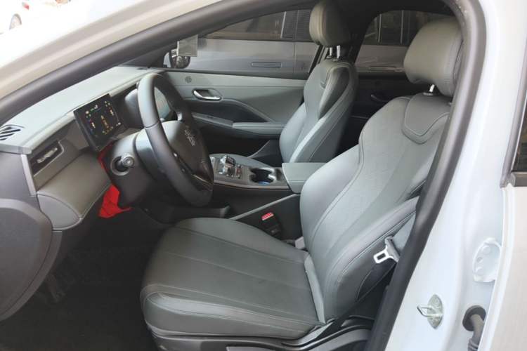 Used BYD Qin PLUS 2025 DM-i Smart Drive 55KM Leading Model Left Front Seat
