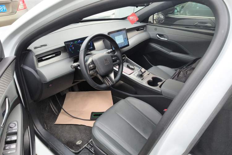 Used BYD Qin PLUS 2025 DM-i Smart Drive 55KM Leading Model Left Front Seat