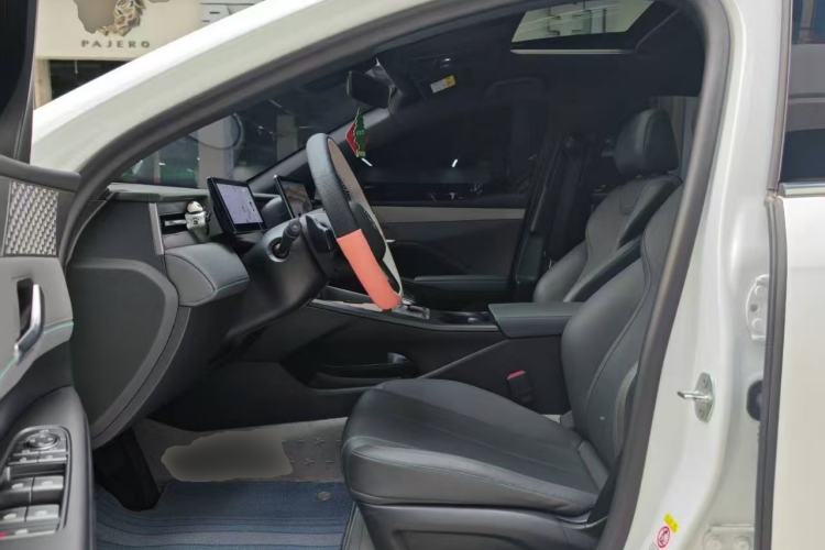 Used BYD Qin PLUS 2025 DM-i Smart Drive 55KM Beyond Model Left Front Seat