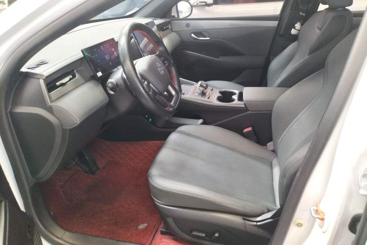 Used BYD Qin PLUS 2025 DM-i Smart Drive 55KM Beyond Model Left Front Seat