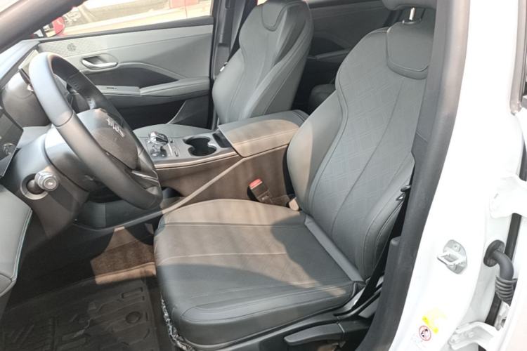 Used BYD Qin PLUS 2025 DM-i Smart Drive 55KM Leading Model Left Front Seat