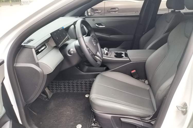 Used BYD Qin PLUS 2025 DM-i Smart Drive 55KM Leading Model Left Front Seat
