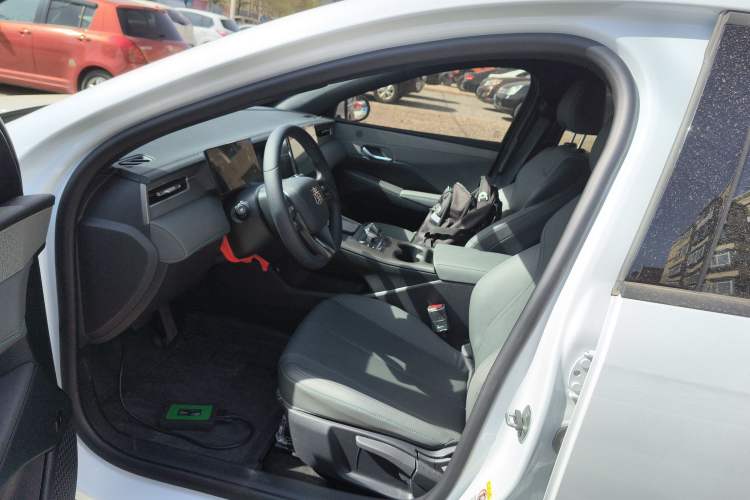 Used BYD Qin PLUS 2025 DM-i Smart Drive 55KM Leading Model Left Front Seat