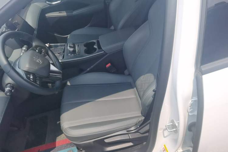 Used BYD Qin PLUS 2025 DM-i Smart Drive 55KM Leading Model Left Front Seat