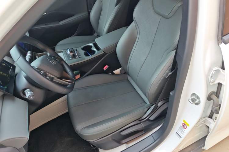 Used BYD Qin PLUS 2025 DM-i Smart Drive 55KM Leading Model Left Front Seat