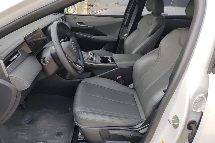 Used BYD Qin PLUS 2025 DM-i Smart Drive 55KM Leading Model Left Front Seat