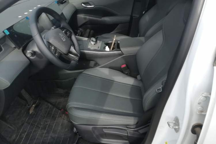 Used BYD Qin PLUS 2025 DM-i Smart Drive 55KM Leading Model Left Front Seat