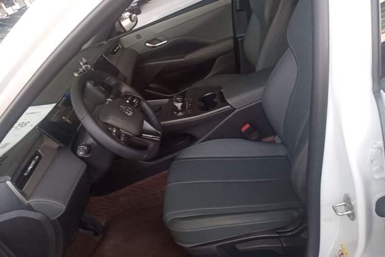 Used BYD Qin PLUS 2025 DM-i Smart Drive 55KM Leading Model Left Front Seat