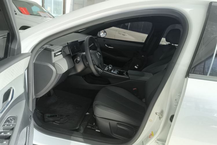 Used BYD Qin PLUS 2025 DM-i Smart Drive 55KM Leading Model Left Front Seat