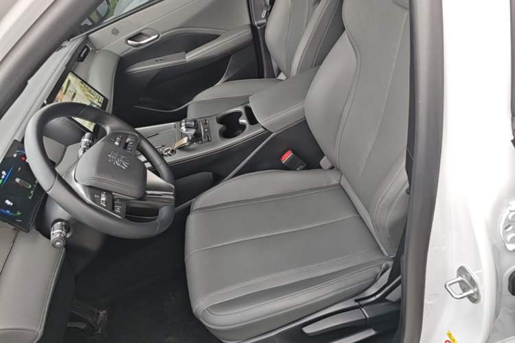 Used BYD Qin PLUS 2025 DM-i Smart Drive 55KM Leading Model Left Front Seat