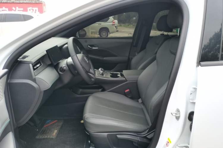 Used BYD Qin PLUS 2025 DM-i Smart Drive 55KM Leading Model Left Front Seat