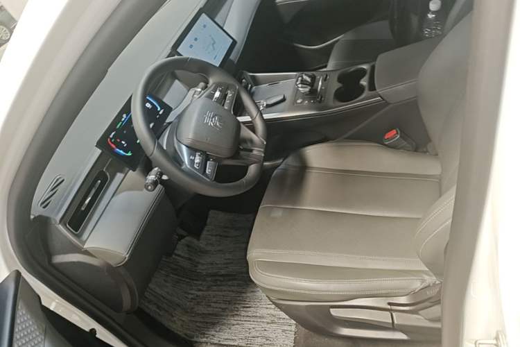 Used BYD Qin PLUS 2025 DM-i Smart Drive 55KM Leading Model Left Front Seat
