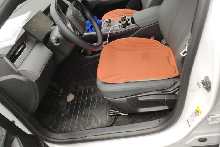 Used BYD Qin PLUS 2025 DM-i Smart Drive 55KM Leading Model Left Front Seat