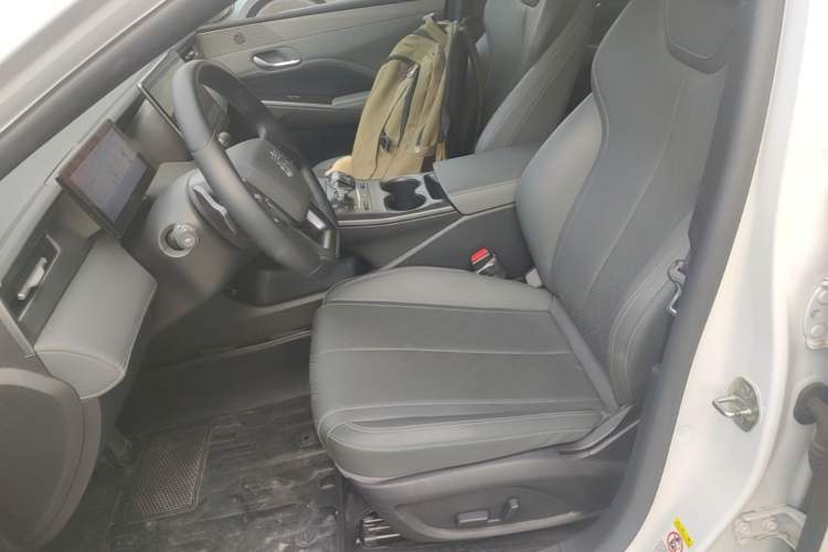 Used BYD Qin PLUS 2025 DM-i Smart Drive 120KM Superior Model Left Front Seat