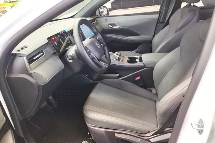 Used BYD Qin PLUS 2025 DM-i Smart Drive 55KM Leading Model Left Front Seat