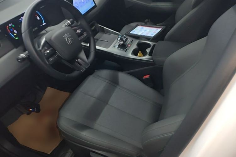 Used BYD Qin PLUS 2025 DM-i Smart Drive 55KM Leading Model Left Front Seat