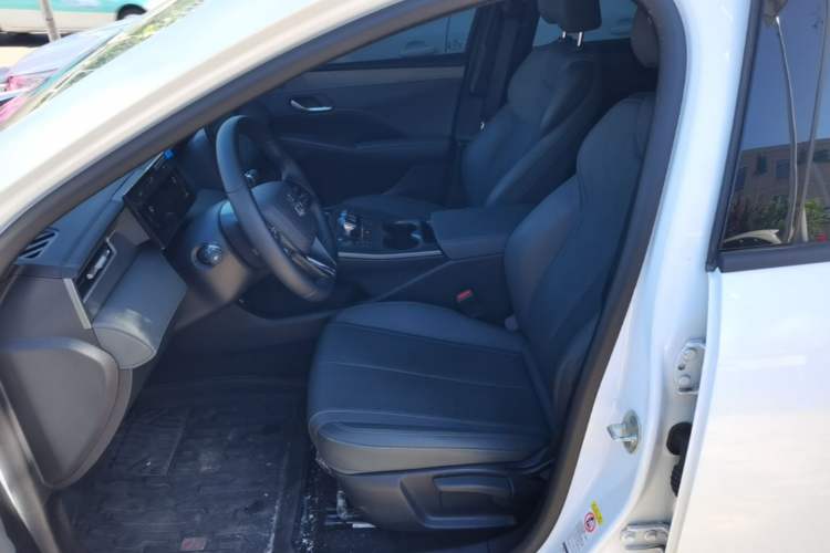 Used BYD Qin PLUS 2025 DM-i Smart Drive 55KM Leading Model Left Front Seat