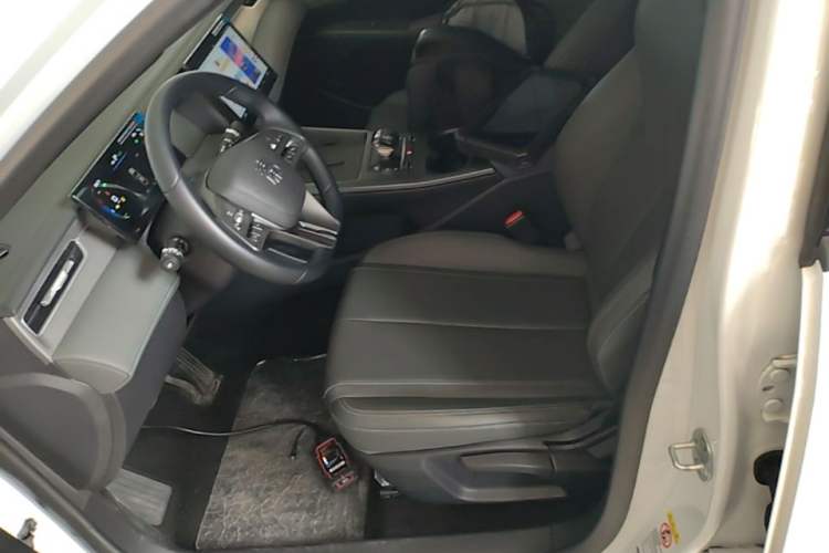Used BYD Qin PLUS 2025 DM-i Smart Drive 55KM Leading Model Left Front Seat