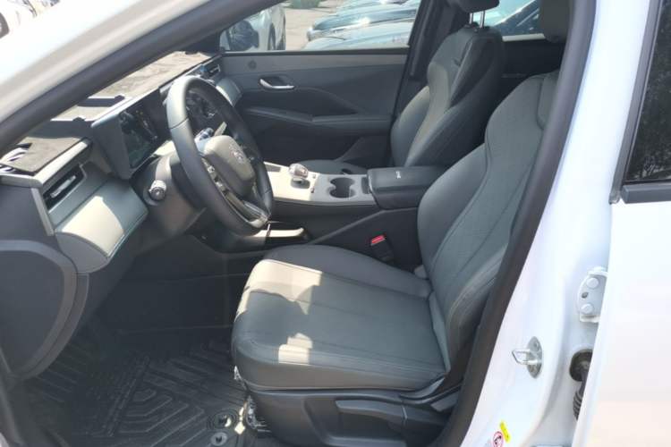 Used BYD Qin PLUS 2025 DM-i Smart Drive 55KM Leading Model Left Front Seat