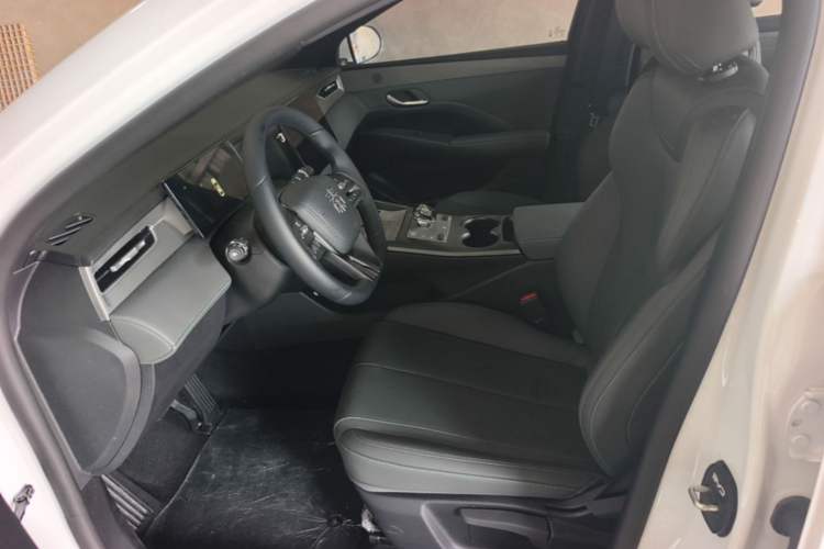 Used BYD Qin PLUS 2025 DM-i Smart Drive 55KM Leading Model Left Front Seat
