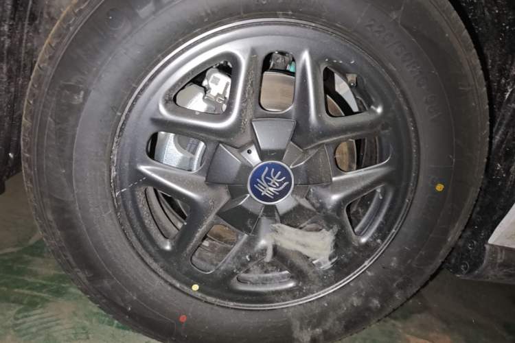 Used BYD Qin PLUS  Left Front Wheel Hub