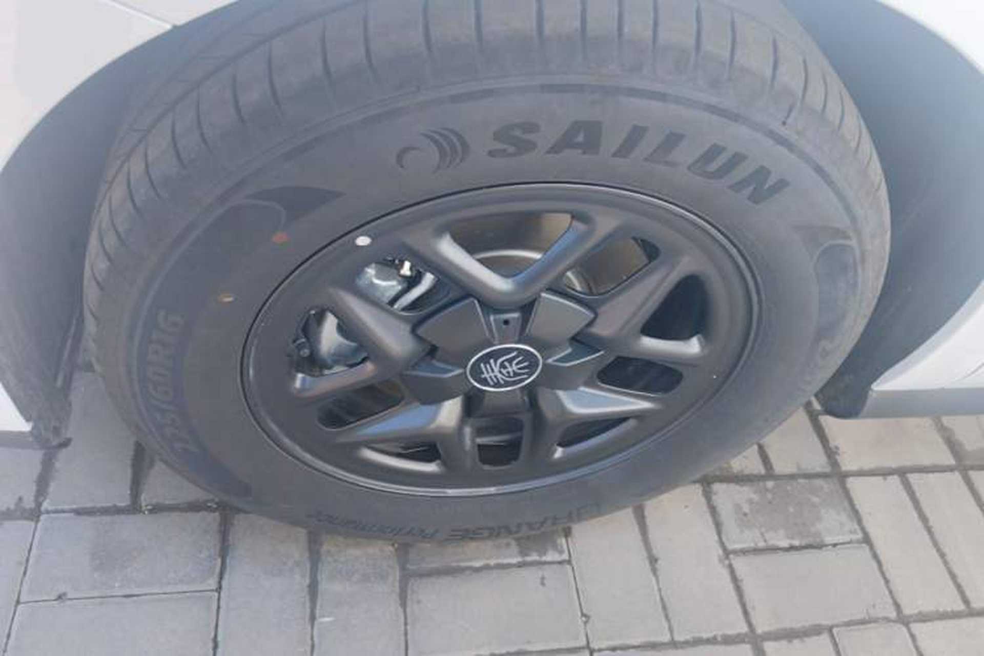 Used BYD Qin PLUS 2025 DM-i Smart Drive 55KM Leading Model Left Front Wheel Hub