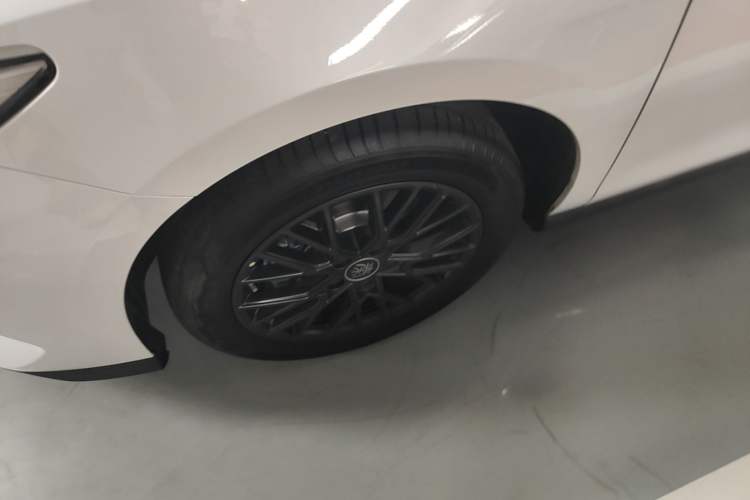 Used BYD Qin PLUS  Left Front Wheel Hub